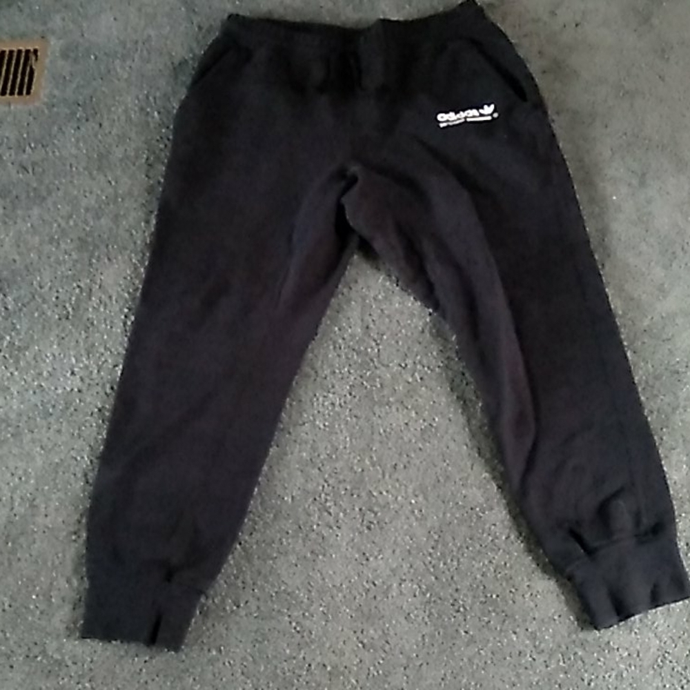 Adidas kaval joggers size L